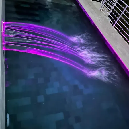 Dream With Heated Swimming Pool, Jacuzzi, Waterfall, Heating Is Extra Willa *