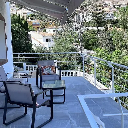Willa Dream With Heated Swimming Pool, Jacuzzi, Waterfall, Heating Is Extra Benalmádena