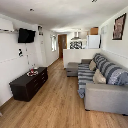 Вилла Dream With Heated Swimming Pool, Jacuzzi, Waterfall, Heating Is Extra