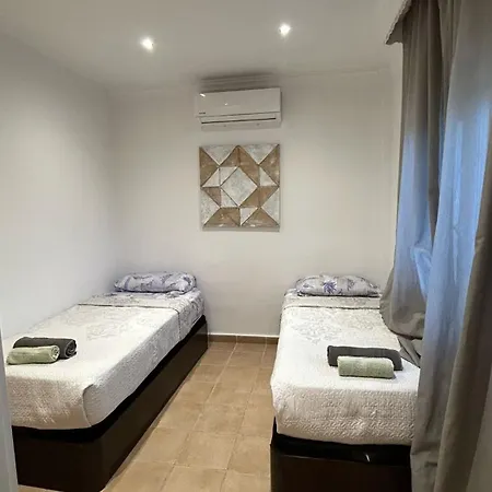 Dream With Heated Swimming Pool, Jacuzzi, Waterfall, Heating Is Extra Вилла Бенальмадена