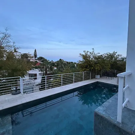Dream With Heated Swimming Pool, Jacuzzi, Waterfall, Heating Is Extra *
